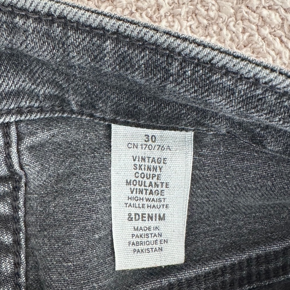 H&M Jeans - Picture 3 of 3